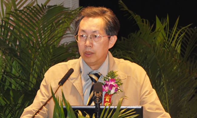 中国社会科学院信息化研究中心秘书长姜奇平以《智慧企业三化融合：业务平台化、员工创客化、用户个性化》为主题发表了精彩演讲