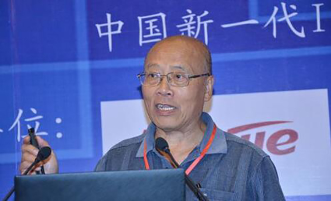 资深信息化专家、原中国信息协会副会长胡小明发表了题为《对新型智慧城市建设顶层设计的思考》的精彩演讲