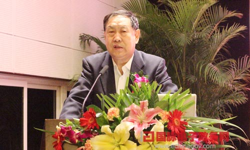 在"2014中国智慧政府发展年会"上，电子政务权威专家、国家行政学院教授汪玉凯发表主题演讲